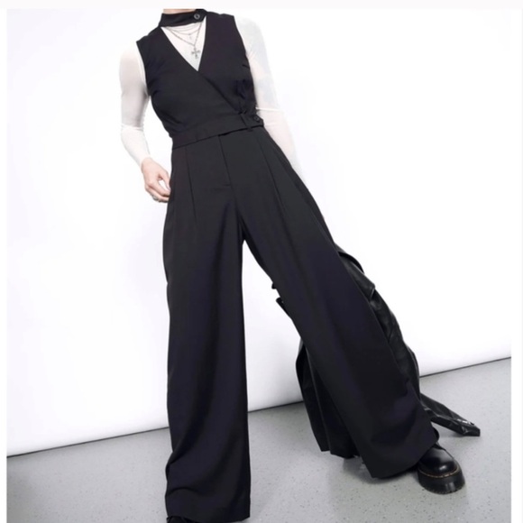 Wildfang Pants - Wildfang The Empower High Waist V Neck Jumpsuit in Black